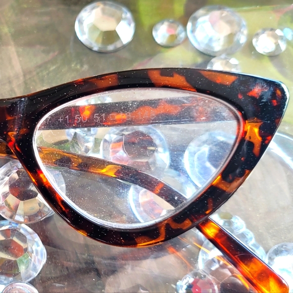 A. J. Morgan reading glasses - Picture 2 of 9